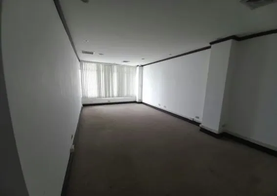 Edificio de Oficinas en Sabana, con 40 parqueos — photo 3
