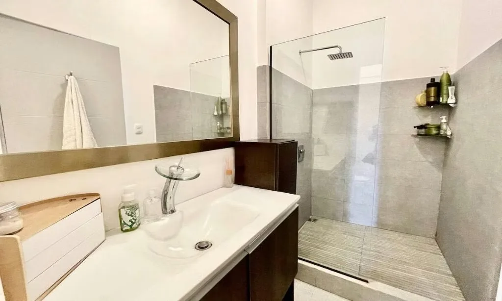 Apartamento de 2 plantas. Localizado en 3er piso con elevador. Hermosa vista., photo 2