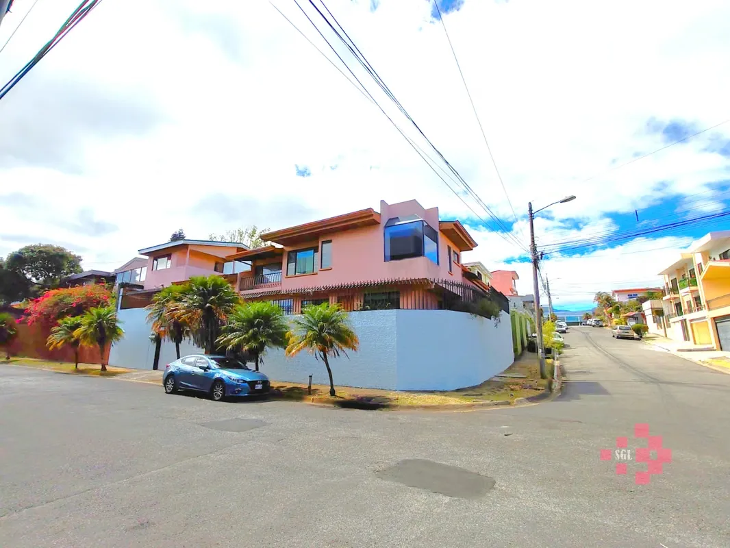 Venta de casa en Rohrmoser, San José.