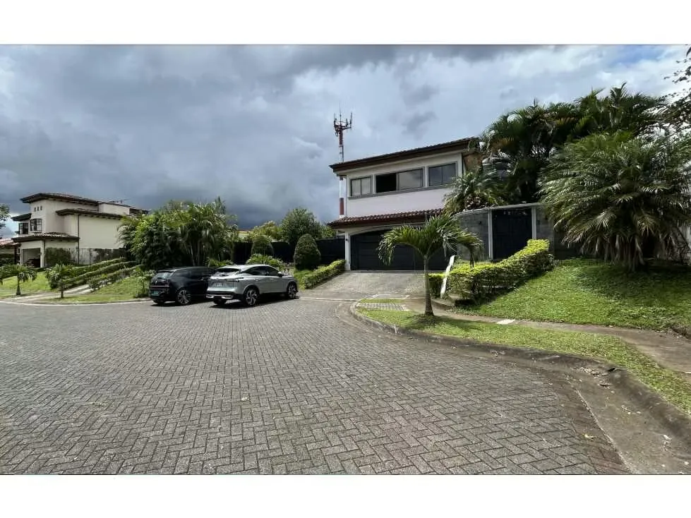 Venta de Hermosa Casa de Lujo, Condominio Los Hidalgo, Santo Domingo de Heredia — photo 4