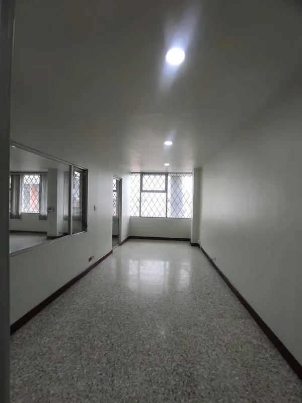 The third full floor is rented, San Jose center by the automercado 240 square meters, main living room, offices, kitchenette, 4 bathrooms. Ideal for administrative offices, boxing ... — photo 5