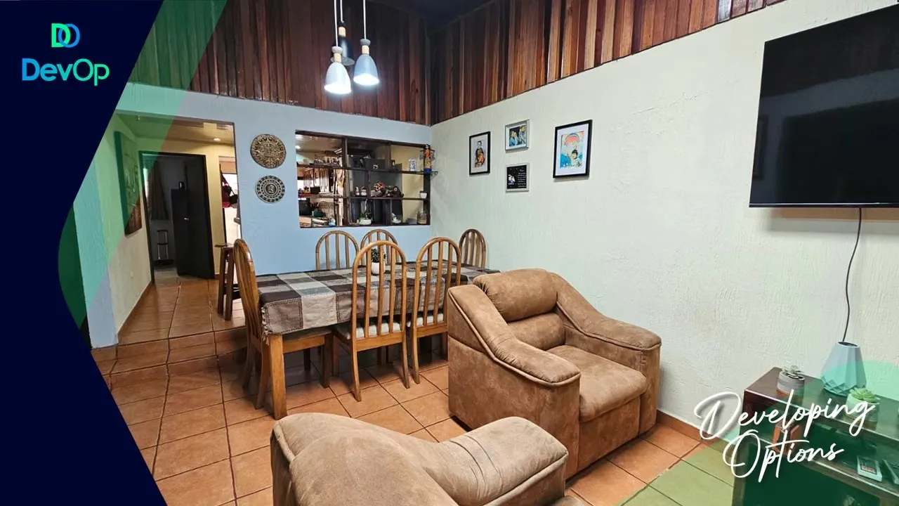 Two-Story House for Sale in Gravilias, Desamparados