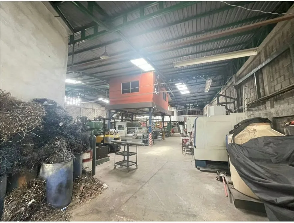Venta Taller o Bodega Industrial en Desamparados