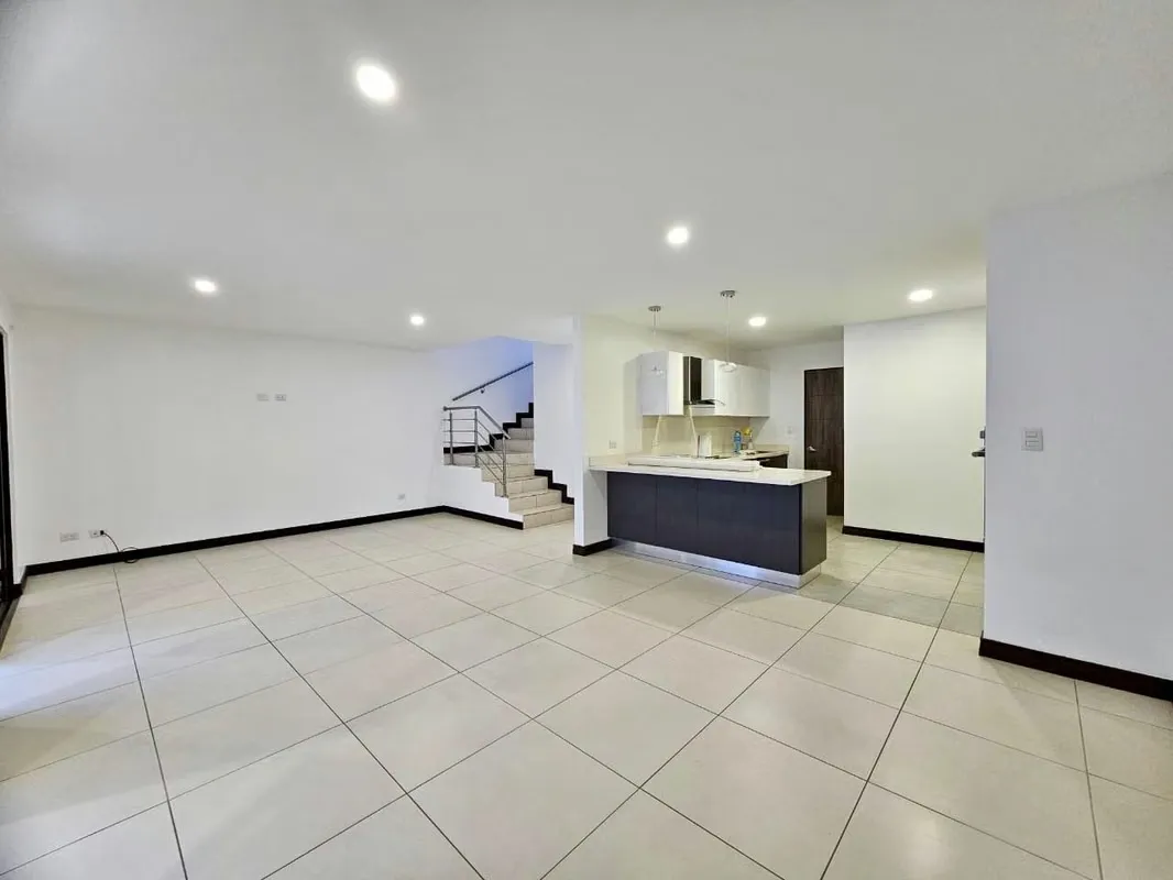 House for Sale in Gated Community in Guayabos de Curridabat