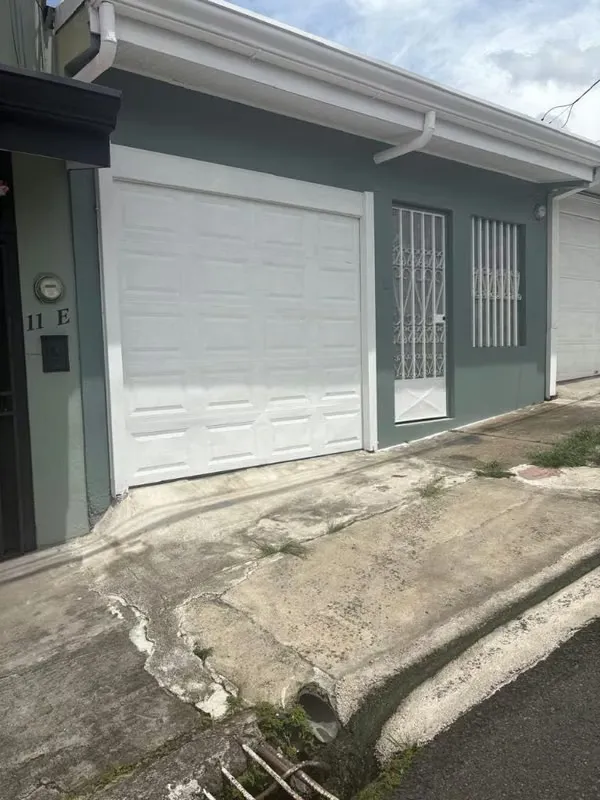 2 bedrooms, 2 bathrooms remodeled, living room, kitchen, green patio, garage for 1 car.