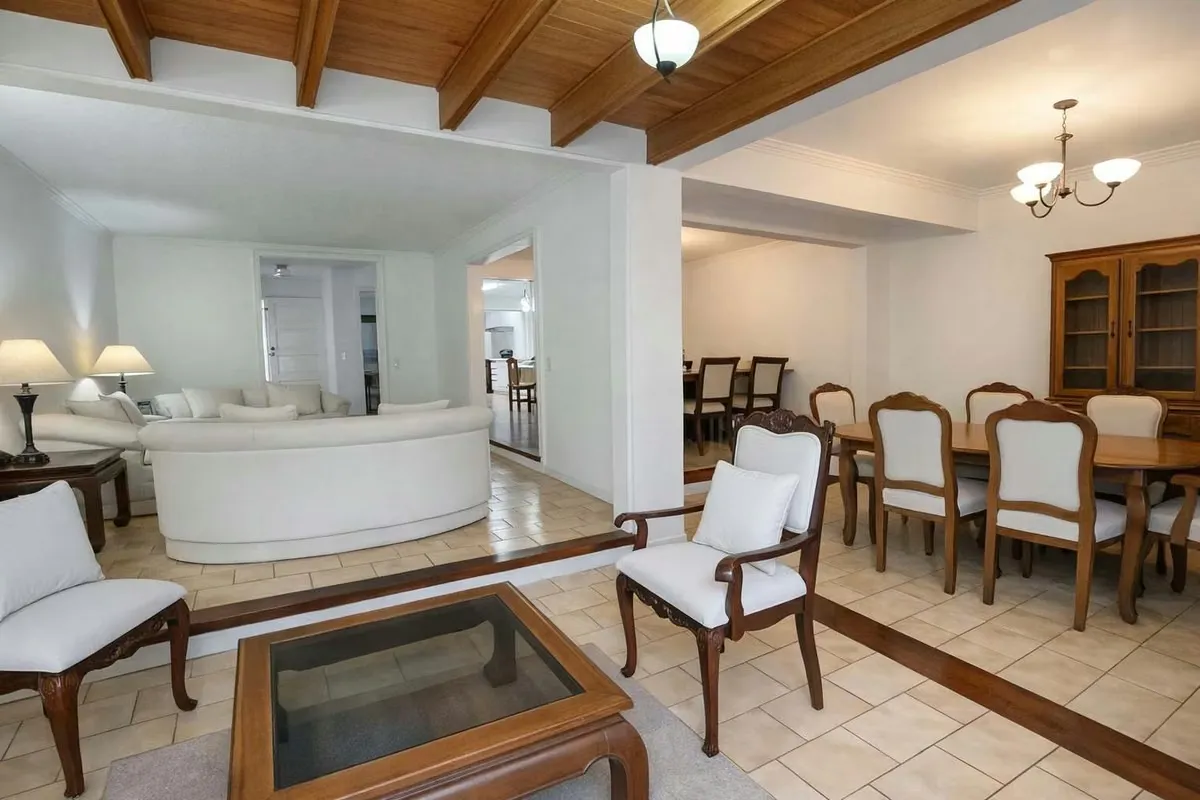 Casa en venta en Barrio Pinares, Curridabat (en condominio)