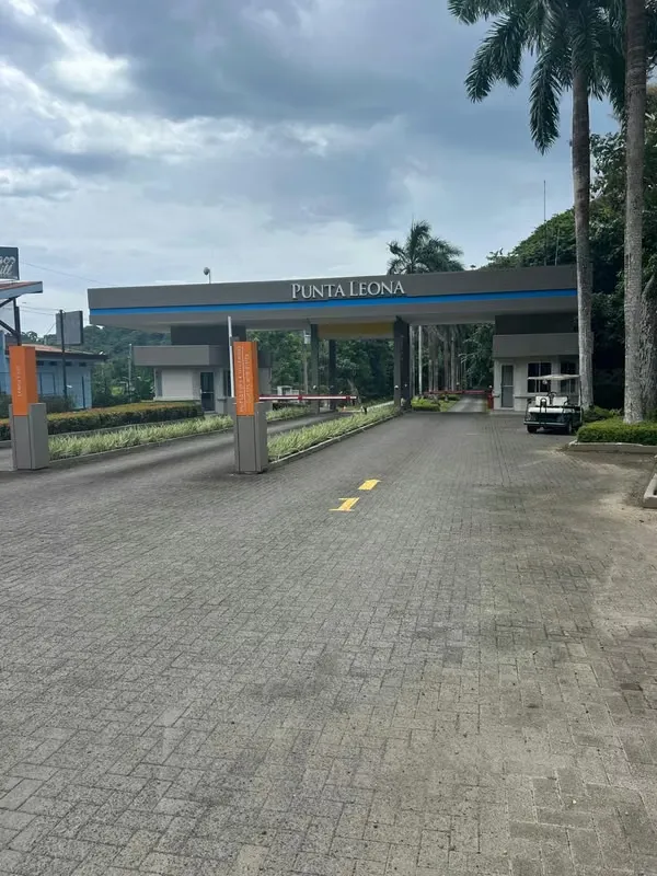Casa en Punta Leona dentro de comunidad privada y segura