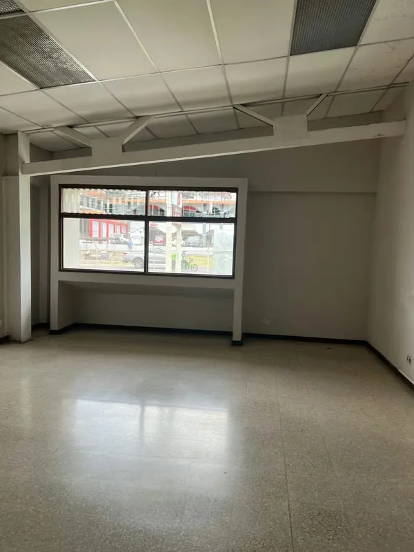 Office with excellent location in Santa Ana. ID 40803