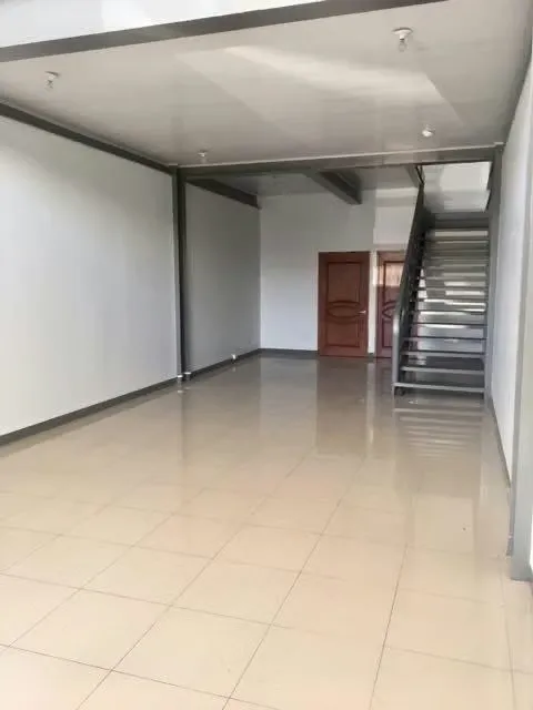 Sistema de seguridad en área de parqueo ...