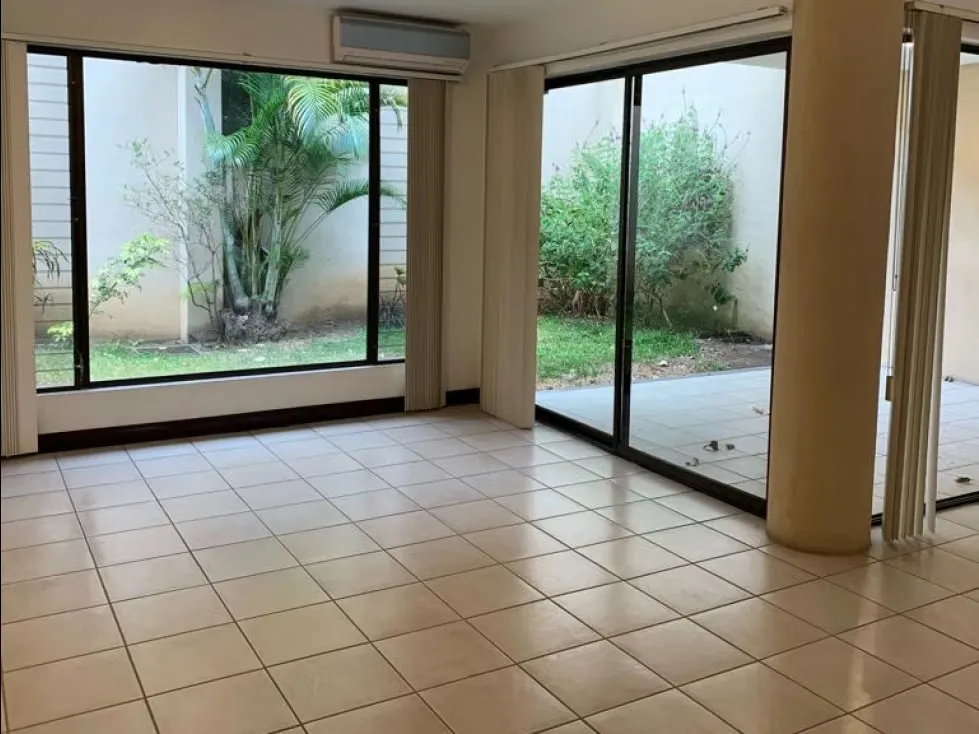 Se vende hermosa casa en condominio de lujo en Trejos Montealegre, Escazú.
