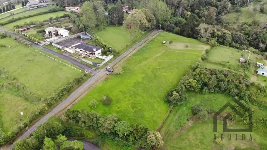 8,800m2 With Spectacular Views Of The City And Sunset