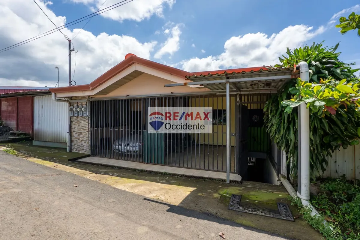 Beautiful Investment Opportunity in a sought-after neighborhood near the mountains of Poas