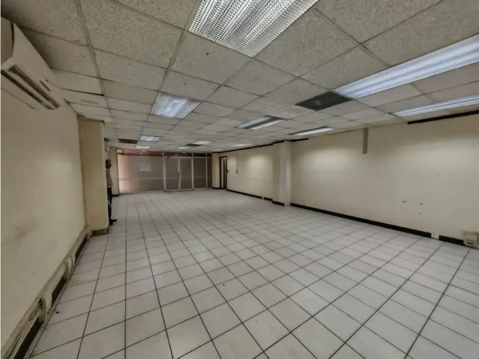 Estas oficinas cuentan con una ubicación privilegiada al estar cerca de núcleos comerciales y ... — photo 3