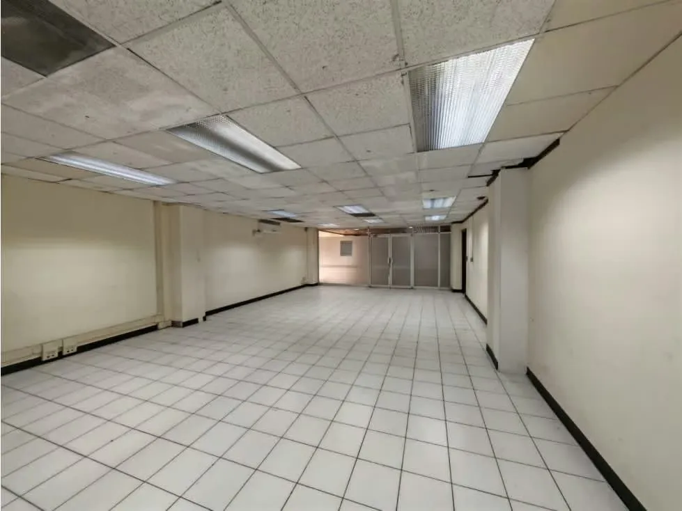 Estas oficinas cuentan con una ubicación privilegiada al estar cerca de núcleos comerciales y ... — photo 4