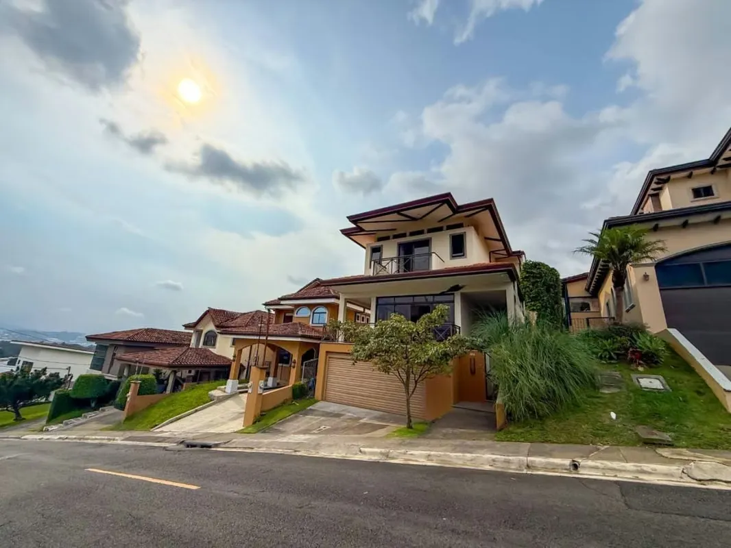 Discover this stunning AA residence, an architectural masterpiece that blends seamlessly with the topography of the land. Located in a privileged position within the development, this ...