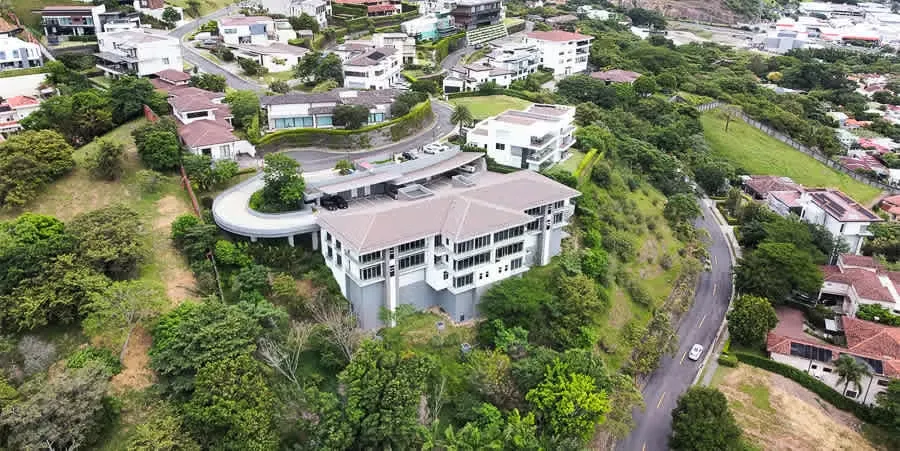Welcome to Panoramic Heights Apartment, a residence that redefines elegance and comfort in one of San José's most exclusive neighborhoods: Cerro Alto, Escazú.