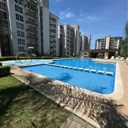 Apartamento en quinto nivel: sala, comedor, cocina, 2 baños completos, 3 dormitorios, lavandería, 2 balcones cochera 2 vehículos