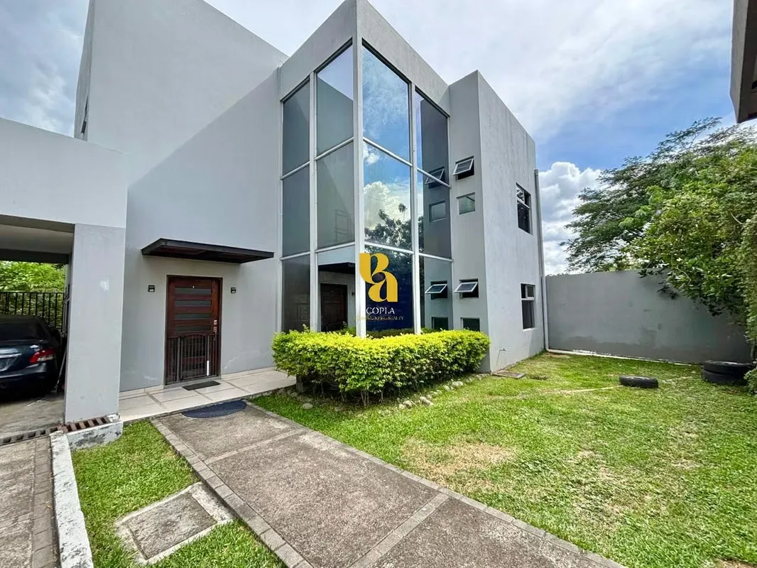 Contemporary detached house for sale in Pozos de Santa Ana