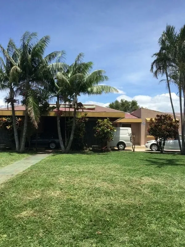 Ubicación estratégica a sólo 10 min del aeropuerto juan Santamaría en Alajuela.