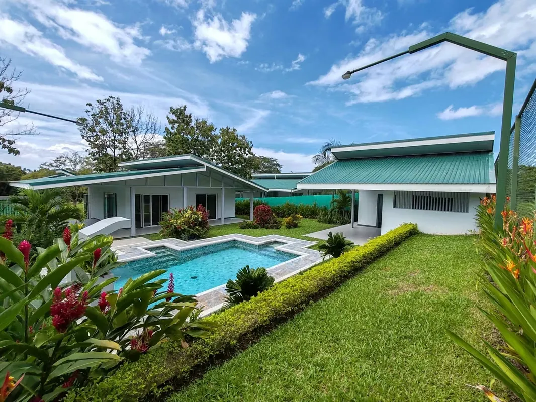 Beach House for Sale – Bajamar, Puntarenas, Garabito