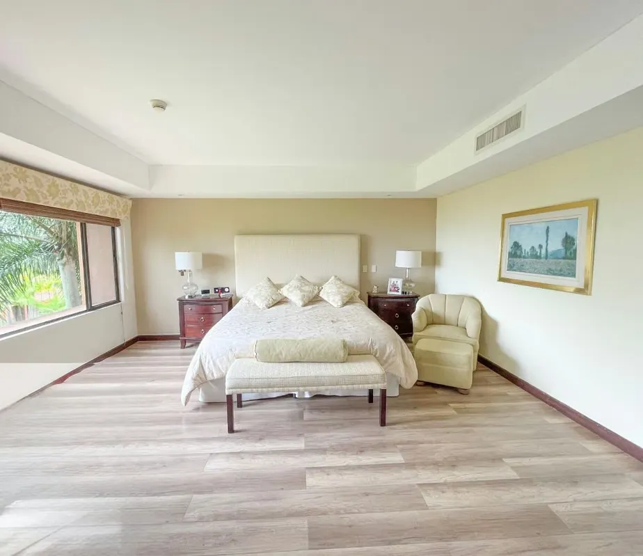 Descubre este moderno apartamento con excelente ubicación en Nativa. Con 200 m² de construcción, ofrece espacios amplios y ...