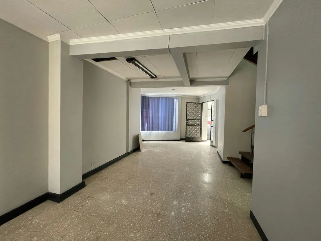 Se vende casa con uso de suelo mixto, San José (AD)