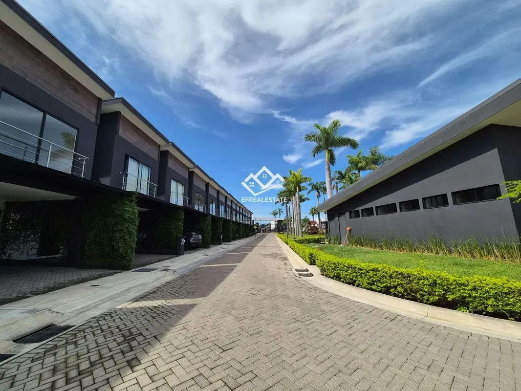 ESTRENE ¡¡¡ CASA EN SAN RAFAEL DE ALAJUELA 3 HAB/ 2,5 BAÑOS 2 PARQUEOS