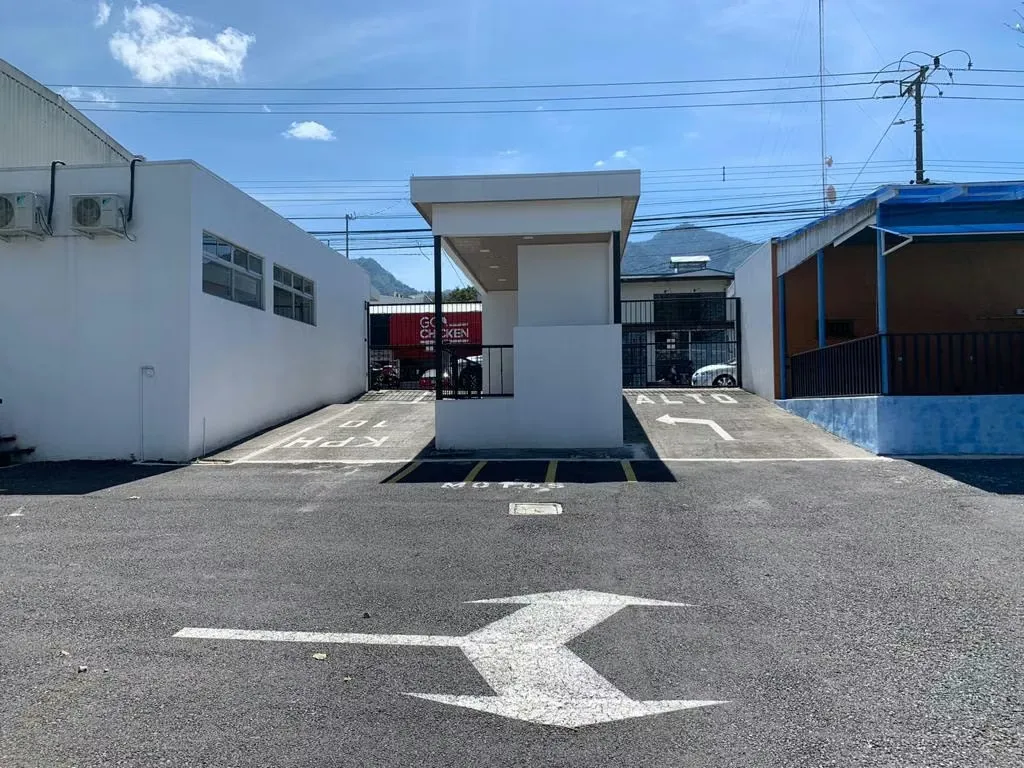 Commercial Space for offices or supermarket