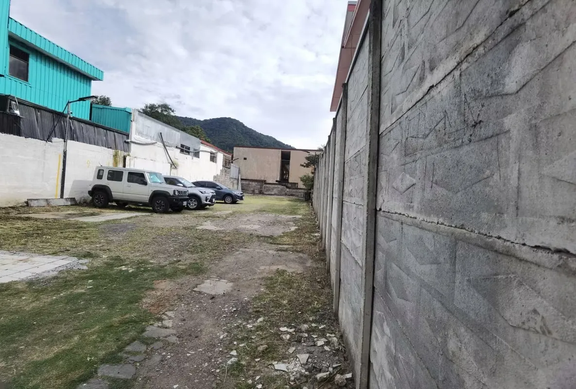 id #40769 Venta de lote de uso mixto - Tres ríos