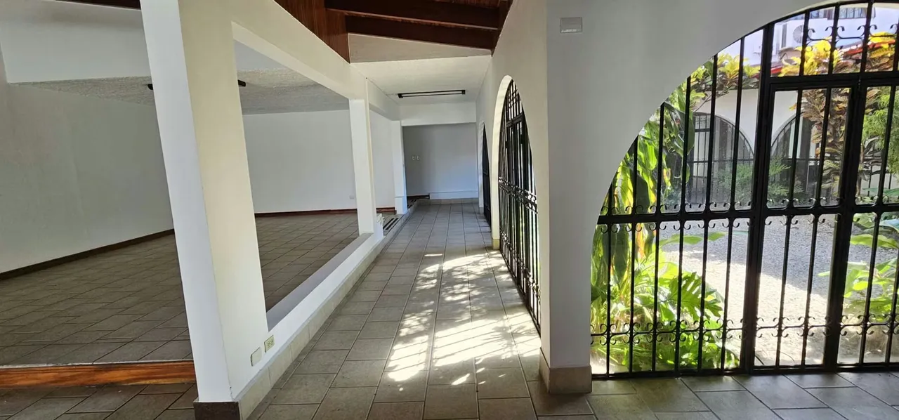 This property located on the Boulevard in Rohrmoser offers COMMERCIAL LAND USE and is perfect for commerce ... — photo 4