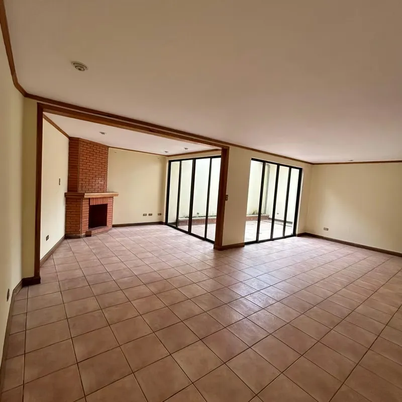 id #40002  Venta de Hermosa Casa en Condominio en Freses