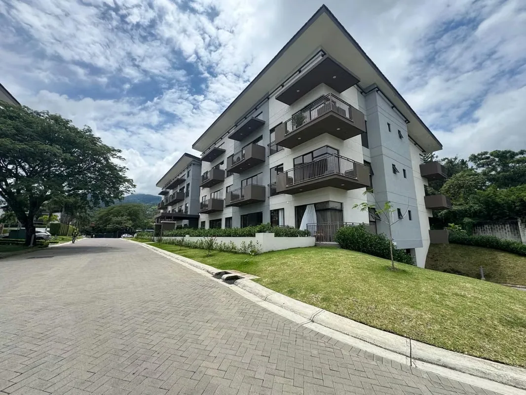 Venta de Apartamento nuevo para estrenar, Modelo E, en una torre con ascensores. Cuenta al ingreso con: