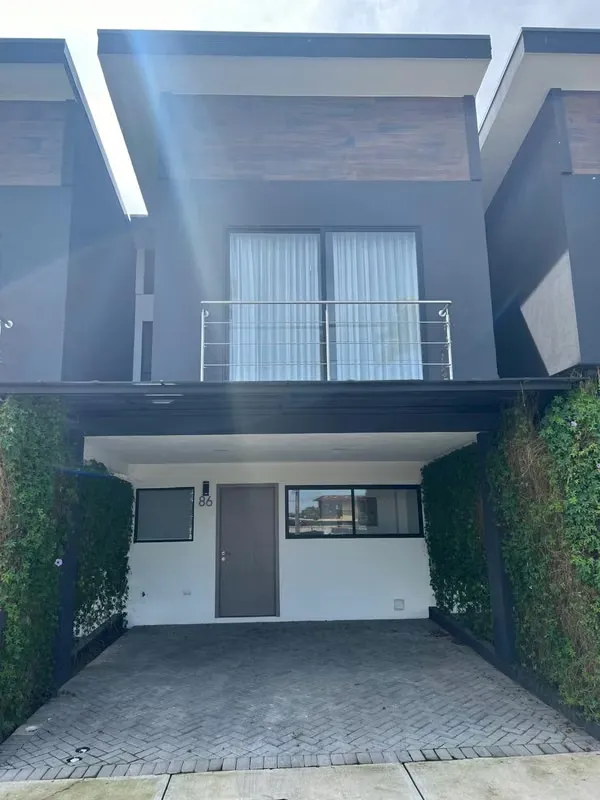 Preventa de casa en condominio en Alajuela