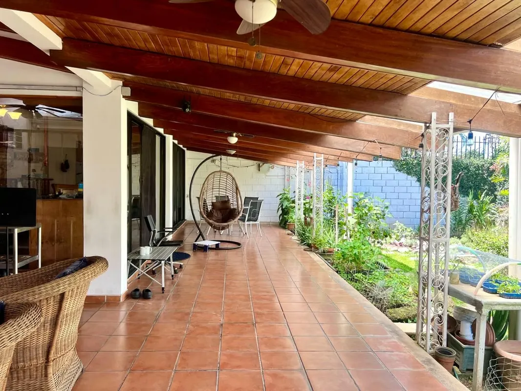 Linda propiedad en venta en Laureles Escazú