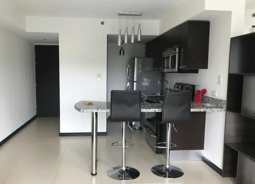 Alquiler de bonito apartamento amueblado en condominio Paradisus - Rohrmoser