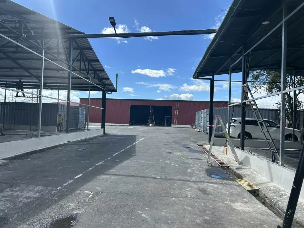 Warehouse suitable for storing product