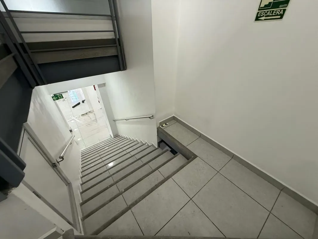 192 m2 total (128 m2 first level plus 64 m2 second level) — photo 5
