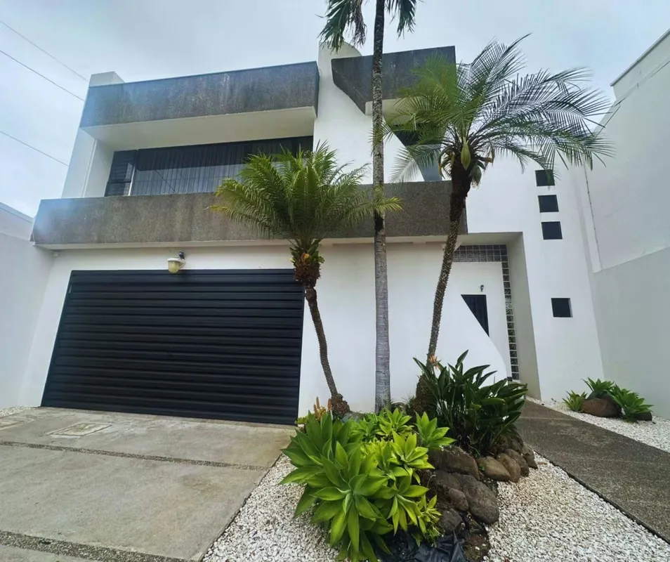 Bella casa en venta en Pavas
