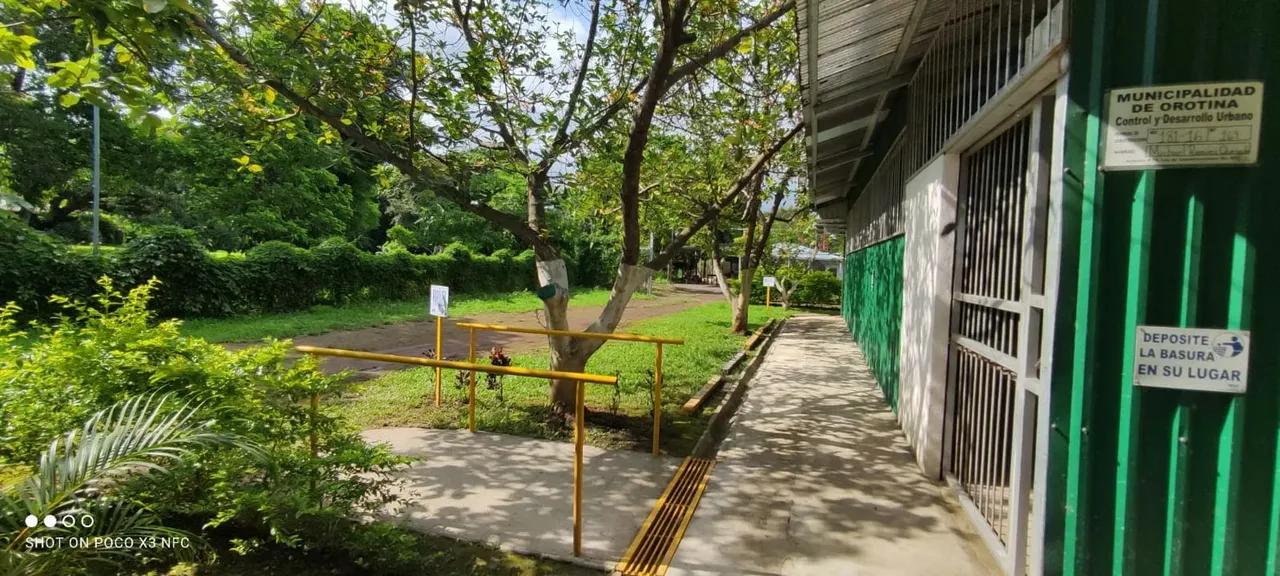 Propiedad con Casa, Apartamento y Bodega en Orotina, Alajuela