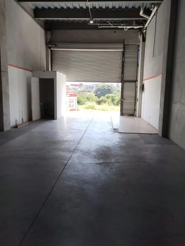 Spacious and comfortable wineries for small or medium industry. They have mixed soil use. Excellent access to Route 27. 24 hrs security. Spacious parking. — photo 2