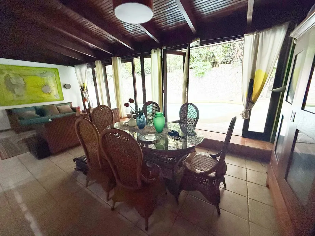 Located in one of the most exclusive and high-value residential areas of western San José, San Rafael de Escazú offers a peaceful environment, cool mountain climate, and close ... — photo 5