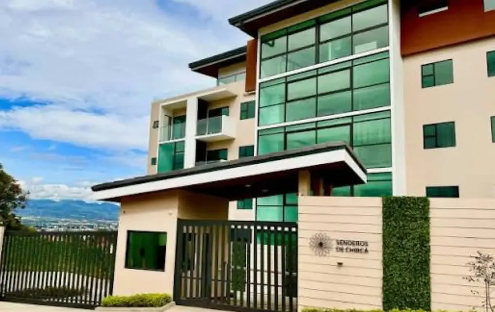APARTAMENTOS DE LUJO EN SENDEROS DE CHIRCA