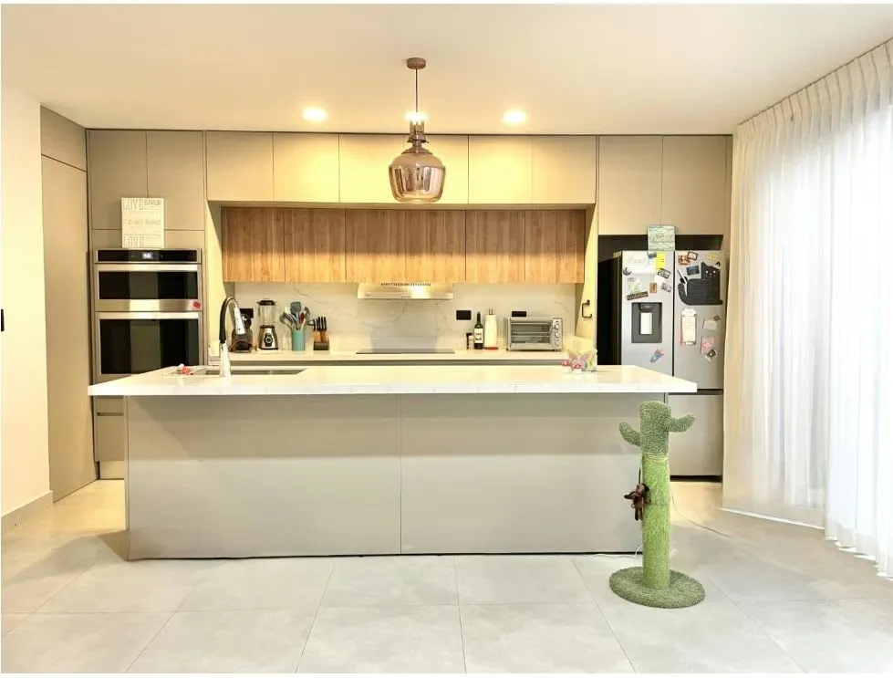 HOUSE FOR RENT IN CONDOMINIUM, SANTA ANA*