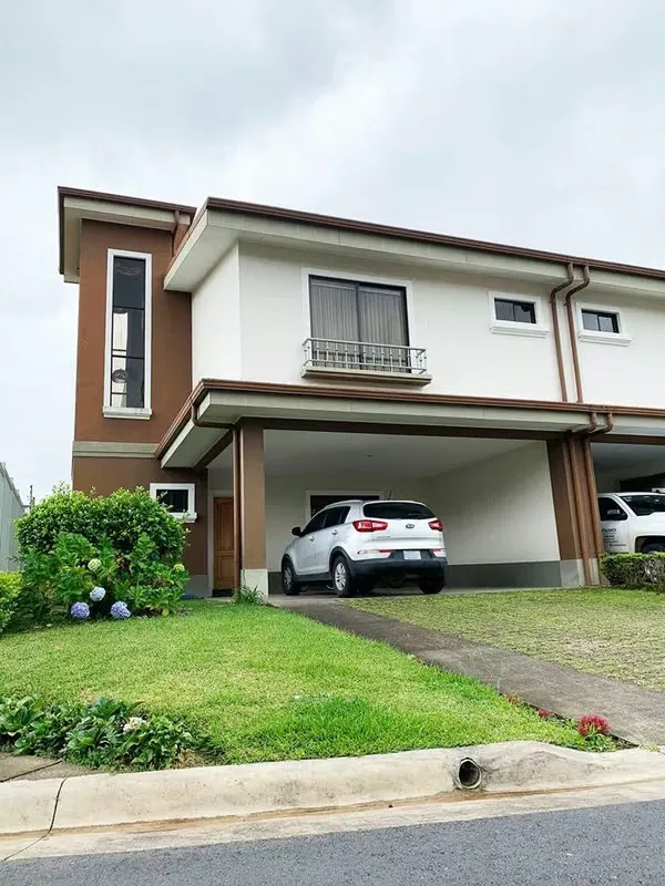 Venta de casa en Condominio #41011