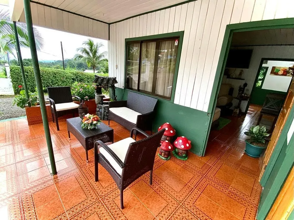 MA Asesorías vende propiedad en Esquipulas de Aguas Zarcas de San Carlos con amplio lote y dos casas. Acceso hasta la propiedad por vía pública asfaltada. — photo 3