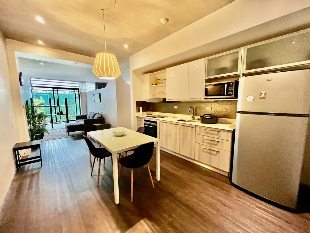 SANTA ANA CENTRO! MODERNO APARTAMENTO STUDIO AMOBLADO DE 1HAB/1BAÑO/TERRAZA Y JARDIN