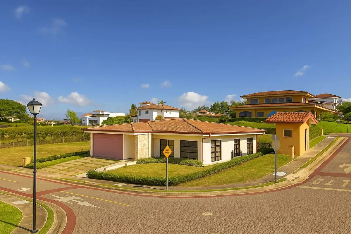 House for Sale in Los Llanos Condominium, Hacienda Los Reyes