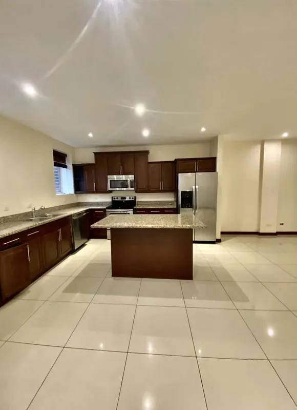 Escazú – San Rafael For Rent – Spacious and Elegant Apartment Immediate Availability $2500