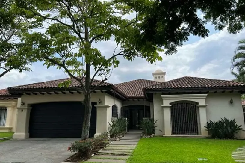 Beautiful and spacious single-level home, located in the exclusive Lindora area of Santa Ana, within a private gated community featuring 24/7 security and family-friendly amenities. ...