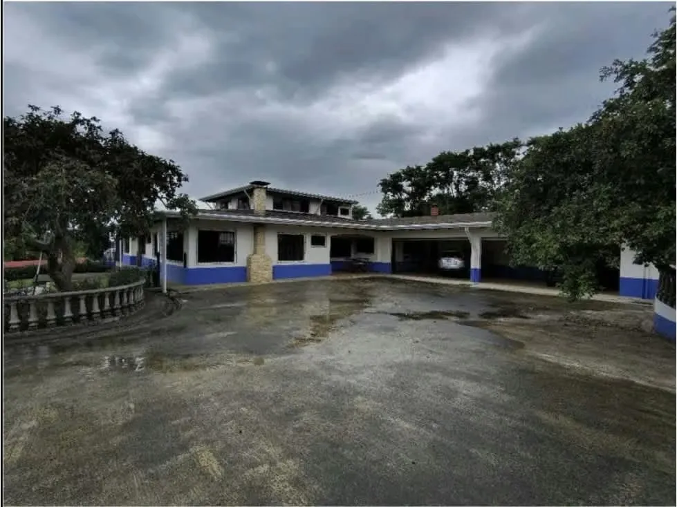 VENTA DE HERMOSA PROPIEDAD (USO MIXTO), SAN JOAQUIN DE FLORES (JMC)